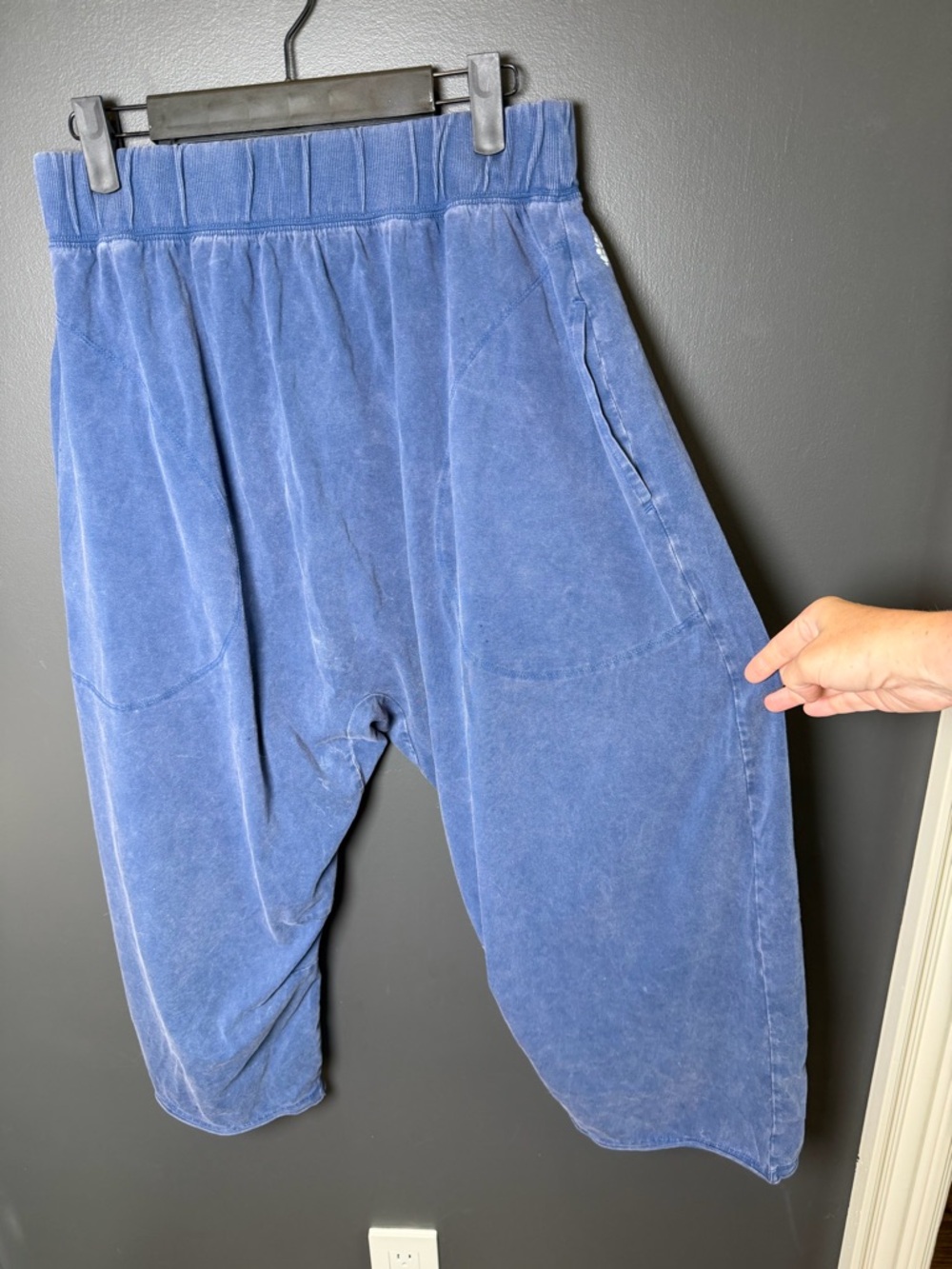 Free People Hot Shot Pants Size Large Blue NWOT - Picture 2 of 7